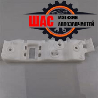 MG T60 Кронштейн переднего бампера C00047636